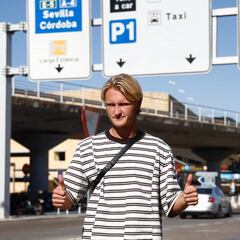 Dolberg aterriza en Sevilla para cerrar su cesión