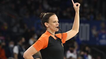 Anne Panther, durante el partido entre el Anadolu Efes y Asvel Villeurbanne de la Euroliga.