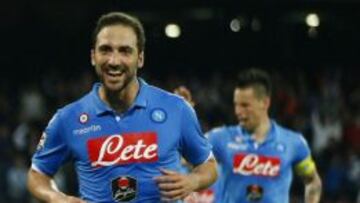 Higuaín, con el Nápoles.