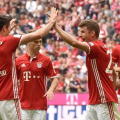 El Bayern golea al Augsburgo y mete miedo al Real Madrid