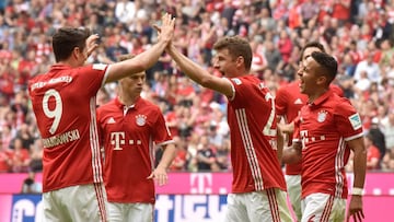 El Bayern golea al Augsburgo y mete miedo al Real Madrid