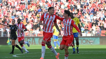 Almería 3 - 0 Cádiz, en directo: resumen, resultado y goles