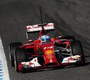 Alonso completa el programa y Red Bull sigue con problemas