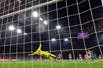 Tottenham venció 3-2 al Ajax en el Johan Cruyff Arena y se clasificó a la final de la Champions League donde enfrentará al Liverpool el 1 de junio en Madrid. 