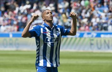 Deyverson celebra un gol con el Alavés.