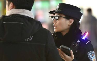 La policía china ya usa gafas de reconocimiento facial