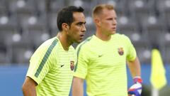 Claudio Bravo mira de reojo como Ter Stegen otra vez se suma antes a Barcelona