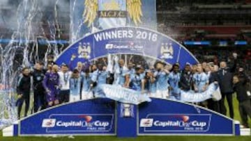 Manuel Pellegrini celebra la obtención de la Capital One.