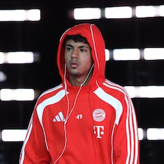 Aznou, do Bayern, oferecido