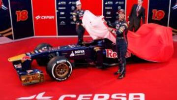 PRESENTACI&Oacute;N. Ricciardo y Vergne, con Toro Rosso y Cepsa.