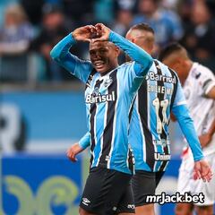 Campaz abre la goleada de Gremio sobre Operário en Serie B