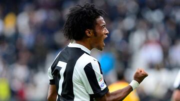 Juan Guillermo Cuadrado celebrando su gol con Juventus ante Benevento por la Serie A 2017/18