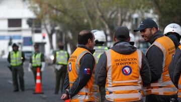 Restricción vehicular hoy, 23 de agosto: autos que no pueden circular en Santiago y calendario de agosto