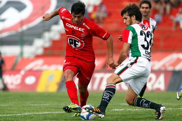 Apertura 2013-2014: Luciano Vázquez (Argentina), con 11 goles, por Ñublense. Anotó un gol cada 115 minutos.