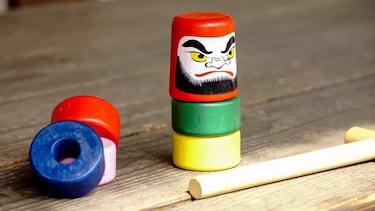 Japón, expertos en derribar rascacielos utilizando un método silencioso inspirado en un juguete tradicional