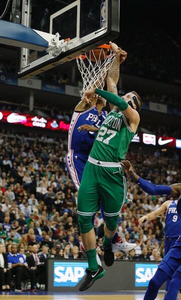 Daniel Theis. 