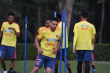 La primera práctica de la Selección en territorio italiano fue para realizar trabajos de recuperación física en campo y gimnasio. Cambiasso se unió al cuerpo técnico.