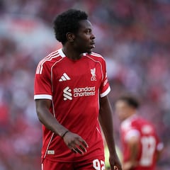 No habías oído hablar de él y ha irrumpido en Anfield: el español de 19 años que maravilla en Liverpool