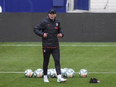 Simeone sets Atleti challenge: 'We have to show we're alive'