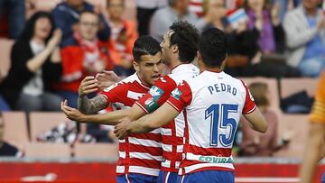 19-05 La Liga 123. Segunda Division. Jornada 40. Granada CF-Reus Deportiu disputado en el Estadio Nuevo los Carmenes. En la imagen jugadores del Granada CF celebran el 1-0