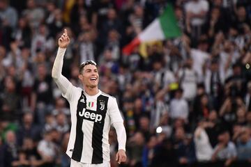 Cristiano Ronaldo celebra el campeonato de liga.