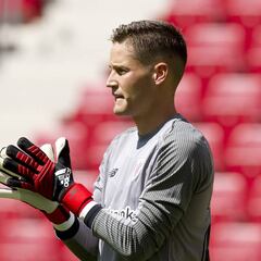 Remiro no ha renunciado a renovar por el Athletic