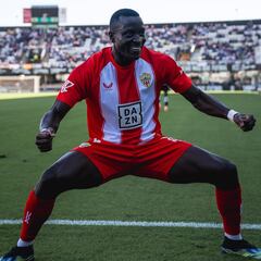 El Almería señala a la segunda plaza ante un dócil Córdoba lejos de El Arcángel