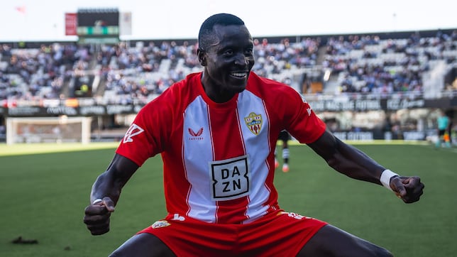 El Almería señala a la segunda plaza ante un dócil Córdoba lejos de El Arcángel