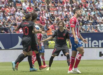 El jugador del Atlético de Madrid, Camello, celebra el 1-1.