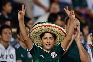 El color de la afición en el México vs Chile