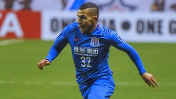 A principios del Clausura 2018, diversos medios han apuntado a que el 'Apache' podría abandonar el futbol chino y recaer en la Liga MX. Sin embargo, detalles contractuales impidieron su arribo.