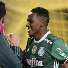 Versiones cruzadas entre España y Brasil por el futuro de Mina