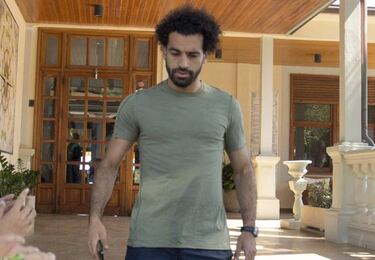 Mo Salah continues his recovery programme in Benicasim