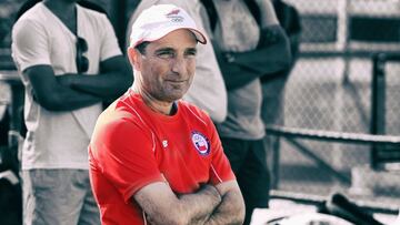 Sergio Vigil dirige a la selecci&oacute;n de hockey femenino.