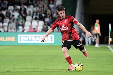 El lateral del equipo jabato le da un plus a su equipo en la lucha por conseguir la permanencia. Un buen partido muy completo del zaguero.