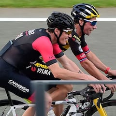 Roglic y Aleix Espargaró hacen migas entrenando juntos