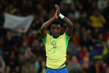 Vinicius, al marcharse del Bernabéu.