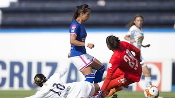 La delantera dorsal número 22, anotó un golazo de pierna derecha que clavó en el ángulo izquierdo de la guardameta de Cruz Azul; Jardón fue la encargada de abrir el marcador.
