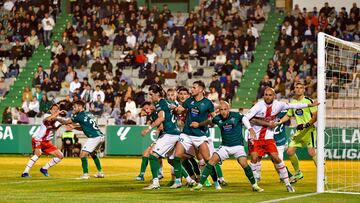 Racing de Ferrol y Huesca se enfrentan este domingo en A Malata.