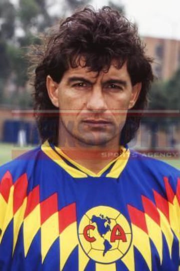 Romano fue jugador de siete equipos en la Liga MX: América, Cruz Azul, Necaxa, Atlante y otros más. En el extranjero, jugó para Huracán y San Lorenzo.