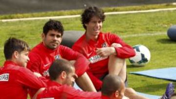 JUNTO A COSTA. El portugués es el mejor cómplice del ariete.