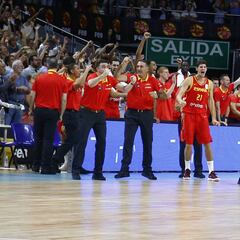 La magia de Quino Colom salva a España y acerca el Mundial