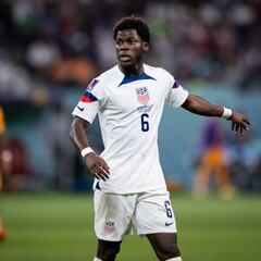 Liverpool y Chelsea van por Yunus Musah; el Valencia lo quiere atar