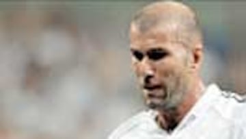 <b>ZIDANE.</b> Clave para llegar hasta Raúl y Ronie en diagonal por izquierda.