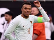 Kylian Mbappe is closing in on France’s all time goal scoring record, and even before he breaks the record one legend is calling him the greatest ever.