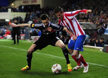 El 8 de marzo de 2012, Saúl Ñiguez debutó con el Atlético durante un partido de Europa League frente al Besiktas (3-1). El ilicitano entraría sustituyendo a Koke y disputaría seis minutos en dicho encuentro.