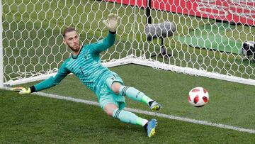 212. MOSC&Uacute; (RUSIA), 01/07/2018.- El portero espa&ntilde;ol De Gea encaja el 1-0 desde el punto de penalti durante el partido Espa&ntilde;a-Rusia, de octavos de final del Mundial de F&uacute;tbol de Rusia 2018, en el Estadio Luzhnik&iacute;, Rusia, 