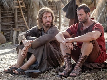  ‘Risen’, nombre original de la cinta, o ‘La resurrección de Cristo’ como se llamó en algunos lugares de Hispanoamérica.
Ofrece una historia totalmente diferente al narrar cómo el joven centurión Clavius recibe el encargo de Poncio Pilato de investigar la desaparición del cuerpo de Jesús de Nazaret, crucificado tres días antes, mientras hace frente a los rumores de que ha resucitado. Disponible en Netflix.