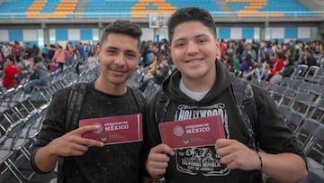 En junio algunos becarios de Jóvenes Escribiendo el Futuro recibirán un pago triple de 17 mil 400 pesos.