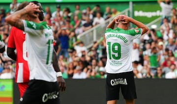 El Racing termin lamentndose de las ocasiones falladas y le anularon un gol a Karrikaburu por fuera de juego.